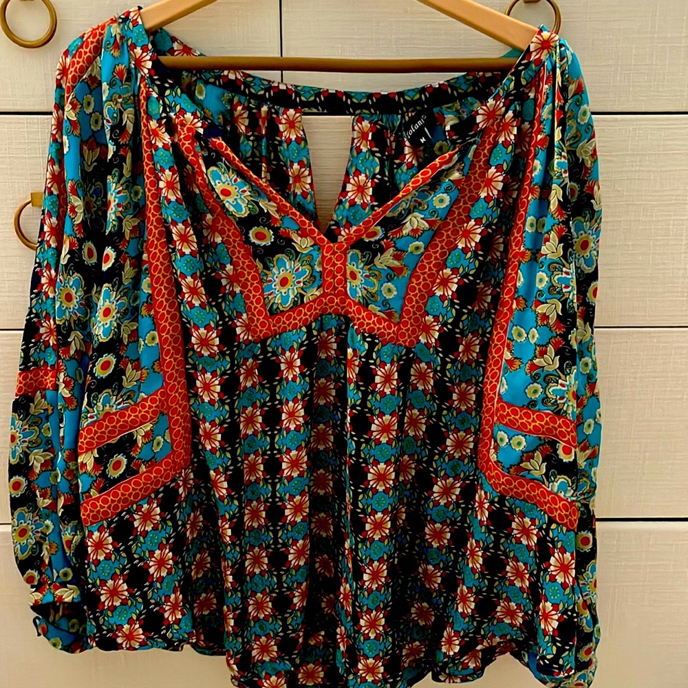 Beautiful colorful 100 % silk Tunic blouse . M Tolani